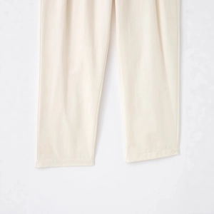 Pantalon décontracté blanc crème à taille haute avec boutons et tissu en coton sergé
