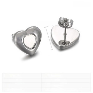 Detailed size and weight view of heart-shaped stainless steel earrings in 13x12mm