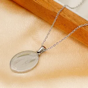 Collana retrò in acciaio inossidabile con medaglia ovale della Vergine Maria su seta