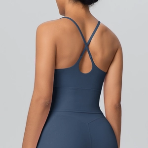 Détail du soutien-gorge de sport à dos croisé et legging en nylon bleu-gris foncé