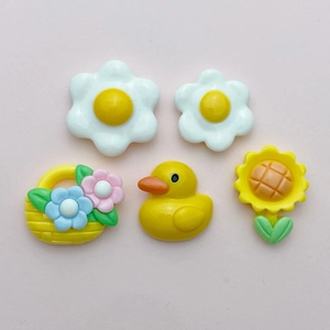 5-piece set of cartoon resin DIY charms including duck, sunflower and fried egg flowers