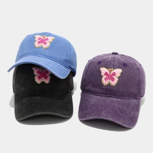 Casquettes de baseball en coton vintage avec broderies papillon en bleu, noir et violet