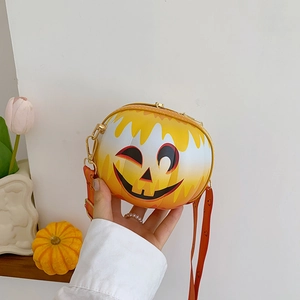 Detail of pumpkin-shaped crossbody bag with orange gradient PU leather and chain strap