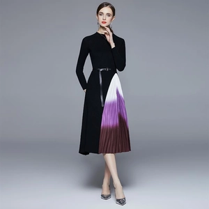 Robe midi en maille élégante avec jupe plissée dégradée violette et ceinture fine