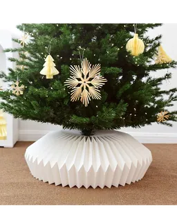 Foldable white paper Christmas tree collar with elegant accordion pleated decorative texture
