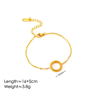Detail of gold stainless steel twisted ring bracelet with size and weight dimensions