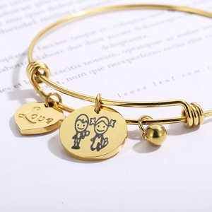 Verstellbares goldenes Edelstahl-Armband mit Herz-Anhänger Love und runden Anhängern