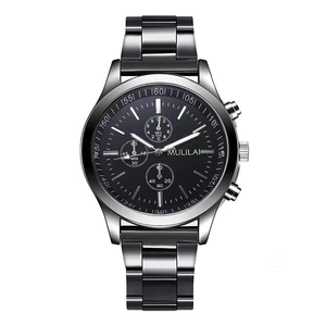 Montre homme en acier inoxydable gris fusil avec chronographe à trois cadrans et bracelet