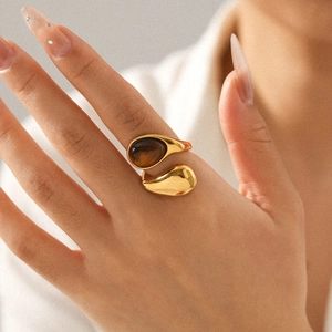 Bague goutte d'eau en acier inoxydable doré avec pierre oeil de tigre pour femme