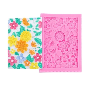 Molde de silicona rosa con relieve de flores y hojas para decoración de tartas