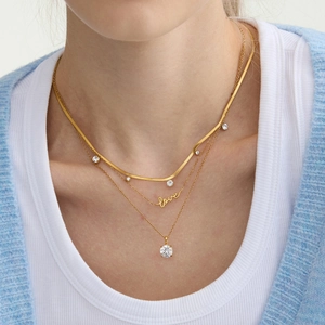 Dreilagige 18k vergoldete Edelstahlhalskette mit Love-Schriftzug und Zirkonia-Anhänger