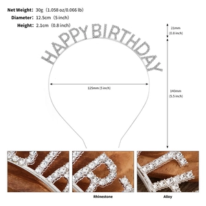 Détails du serre-tête d'anniversaire argenté montrant les dimensions et lettres strass
