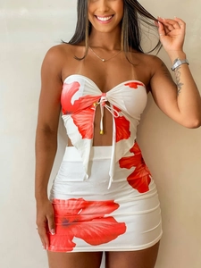 Women's 2-piece floral tube top and ruched bodycon skirt set with red hibiscus print