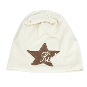 Berretto in maglia crema minimalista con toppa a stella marrone e ricamo grafico Kizlano