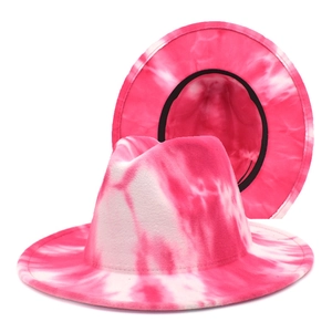 Chapeau fedora en laine tie-dye rose et blanc à large bord avec couronne jazz