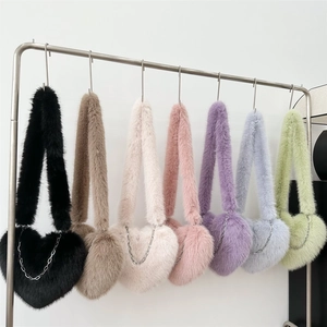 Heart Shaped Plush Crossbody Bag With Metal Chain Faux Fur Shoulder Bag Sweet Retro Style For Women