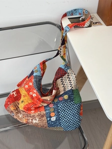 Sac hobo vintage en toile style ethnique avec patchwork coloré et grande capacité