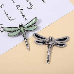 Spilla libellula vintage con ali in guscio di abalone e finitura in metallo argento