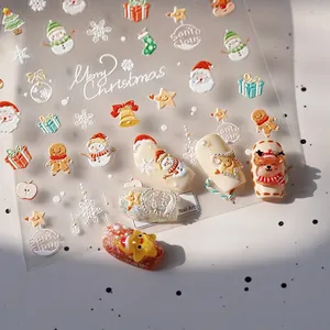 Stickers ongles 5D de Noël avec motifs de Père Noël, bonshommes de neige et cadeaux