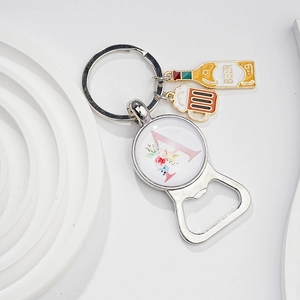 Floral Initial Alphabet Metal Bottle Opener Keychain Beer Mug Charm Keyring For Father's Day Gift 26 Letters Hanging Accessory