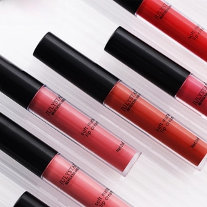 Detailed display of five shades of Julystar soft matte lip cream in a gradient set