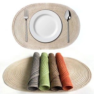 Tovagliette ovali in cotone intrecciato in vari colori per la decorazione della tavola