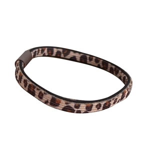 Seamless high-elasticity leopard print hair tie with brown connector on white background