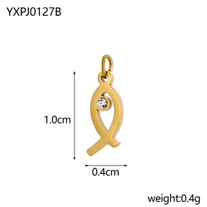 Detailed size view of a 18K gold-plated fish pendant with clear zircon eye and dimensions