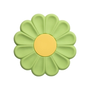 Daisy shaped silicone heat resistant mat with green petals and yellow center