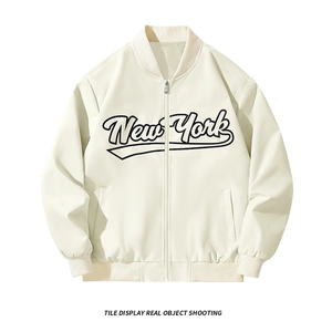 Herren Bomberjacke in Off-White mit schwarzem New York Schriftzug und klassischem Stehkragen