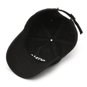 Berretto da baseball vintage nero in cotone lavato con ricamo e cinturino regolabile