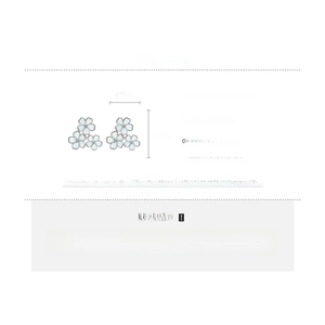 Détails de boucles d'oreilles fleurs en résine bleue de 2cm avec tiges en argent