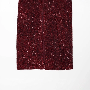 Sleeveless V-neck dress featuring dark red sequins and premium stitching detail