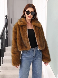 Kurze Kunstpelzjacke für Damen in Dunkelbraun mit Reverskragen und Reißverschluss