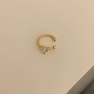 Minimalist 925 sterling silver heart zircon ear cuff with gold twisted rope design