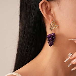 Boucles d'oreilles grappe de raisin dorées avec perles violettes et strass pour femmes