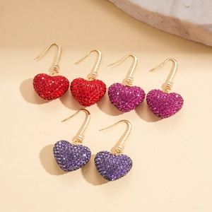 Luxuriöse Zirkon-Herzohrringe in Rot, Lila und Rosa mit goldenen Ohrhaken für Damen