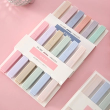 Primer plano de bolígrafos metálicos multicolores en tonos pastel para álbumes DIY