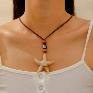 Collier bohème avec pendentif étoile de mer et perles en bois pour style de plage