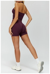 Vue arrière du short de yoga sans couture taille haute avec détail fesses froncées