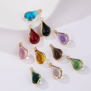 Pendentifs en cristal goutte d'eau avec sertissage doré en couleurs variées pour bijoux