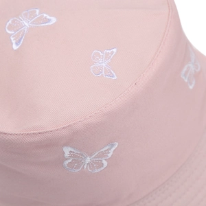 Cappello a secchiello in cotone rosa con ricamo a farfalla e protezione solare