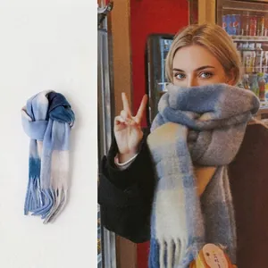 Écharpe Chaude d'Hiver à Carreaux avec Glands pour Femmes Multicolore Dégradé Douce Épaisse Longue Écharpe Moelleuse pour Femmes Automne Printemps