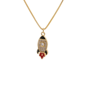 Collana minimalista con ciondolo a forma di razzo dorato con smalto nero e fiamme rosse
