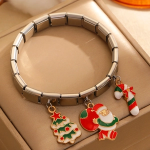 Detailansicht silbernes Edelstahl-Gliederarmband mit Weihnachts-Anhängern