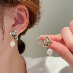 Elegant butterfly pearl earrings with zircon stones and colorful shell inlay for women