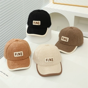 Casquettes de baseball en laine d'agneau pour enfants brodées FINE en quatre couleurs