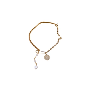 Vintage gold portrait coin and imitation pearl necklace with paperclip chain design