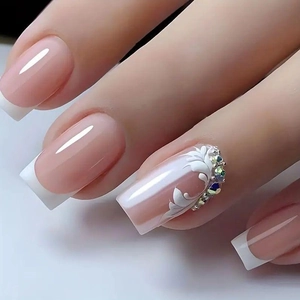 French Style White Edge Press On Nails With 3D Floral Vine Rhinestone Decor Reusable Medium Square False Nails For Women