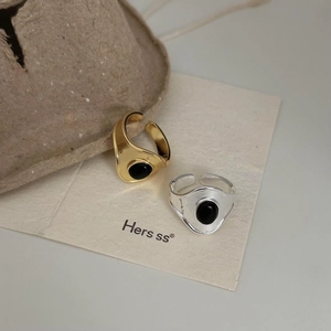 Minimalist 925 sterling silver open rings with oval black onyx and irregular wavy gold bands